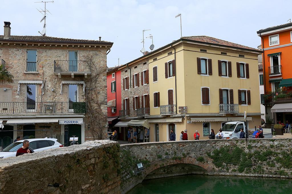 Aurora Sirmione Appartamenti المظهر الخارجي الصورة